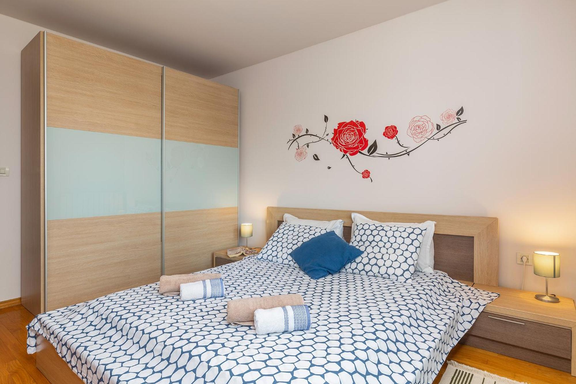 Deluxe Apartment Marina With A Private Parking غييكا المظهر الخارجي الصورة
