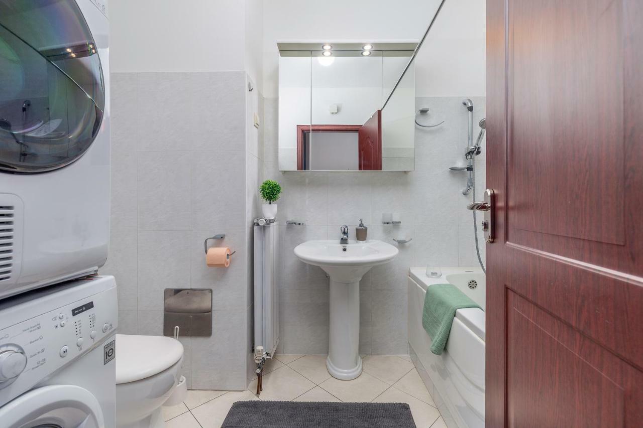 Deluxe Apartment Marina With A Private Parking غييكا المظهر الخارجي الصورة